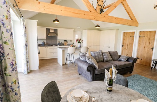 Ruswarp Cottage | Inviting Stag Cottage at Broadings Farm with Ocean Views
