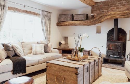 Sutton House | Ideal Family Getaway at Stag Cottage - 4-Star Comfort