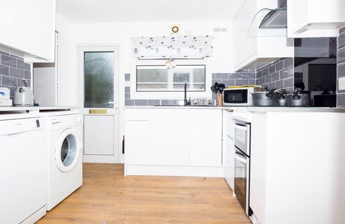 Lasswade Apartment | Pet-Friendly Stag Lodge with River View at Kevock Vale Park