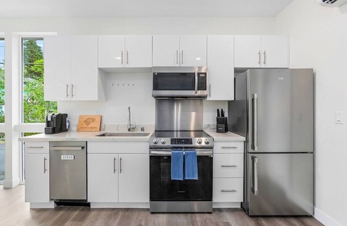 Capitol Hill Apartment | Cozy Stag Sweet Suite with Spa & Breakfast in Capitol Hill