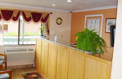 Molalla Hotel | Budget-Friendly Stagecoach Inn Motel with Pet-Friendly Amenities