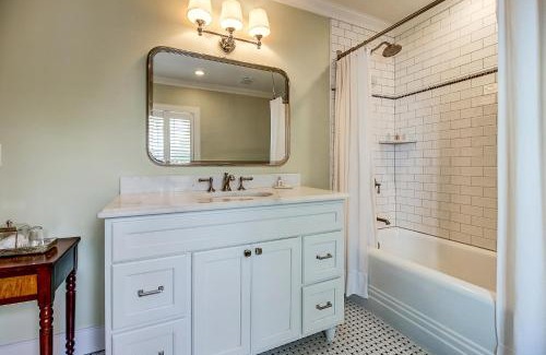 Goshen Hotel | Unforgettable Stagecoach Inn: 5-Star Comfort Awaits