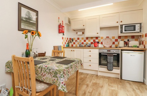 Tiverton Cottage | Stagsholt Lodge: Romantic Getaway with Ocean Views