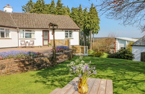 Tiverton Cottage | Stagsholt Lodge: Romantic Getaway with Ocean Views