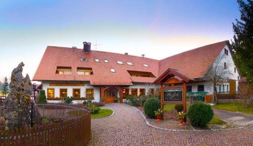 Lichtenstein Hotel | Pet-Friendly Stahlecker Hof with Family Amenities & Dining