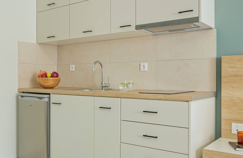 Lygia Apartment | Discover Staikos: Family-Friendly Getaway with Ocean Views