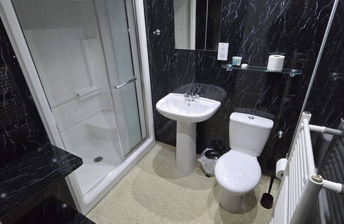Chapeltown Hotel | Comfortable Stay at Staindrop Lodge Sheffield, Trademark Collection