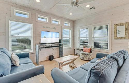 Port Aransas House | Discover Stairway to Seven: Private Pool & Hammocks Retreat