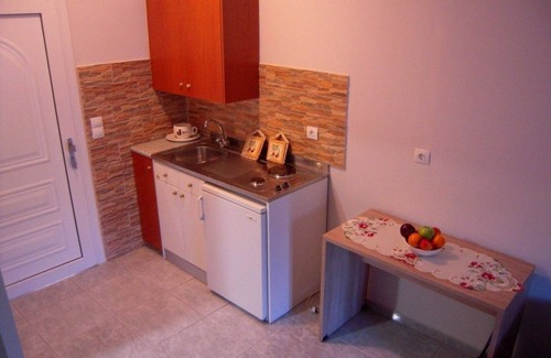 Katapodata House | Explore Stalaktites Studios with Pool, Spa & Family Amenities