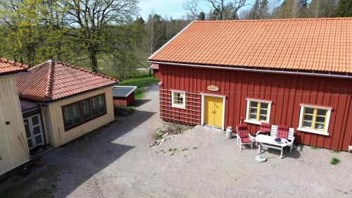 Alingsas Apartment | Pet-Friendly Retreat Near Alingsås for Your Family Getaway