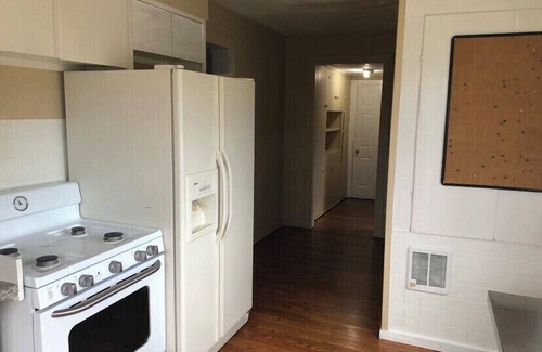 Baldwinsville House | Pet-Friendly Stallion Suite with Spa & Family Amenities
