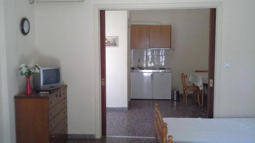 Methana Apartment | Discover Stamatiou Dimitris: Family and Pet-Friendly Stay
