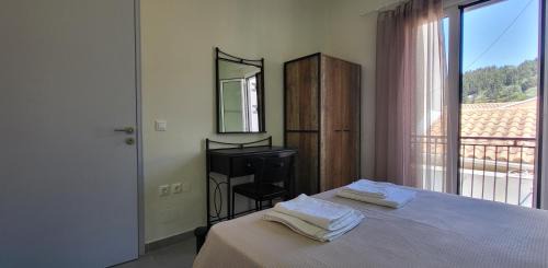 Lakka Apartment | Stamatis House: Family-Friendly Retreat in Lakka Paxos