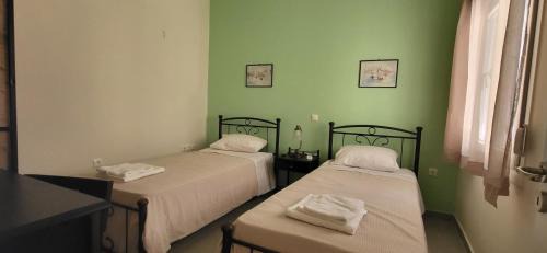 Lakka Apartment | Stamatis House: Family-Friendly Retreat in Lakka Paxos
