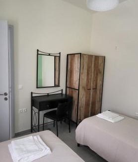 Lakka Apartment | Stamatis House: Family-Friendly Retreat in Lakka Paxos