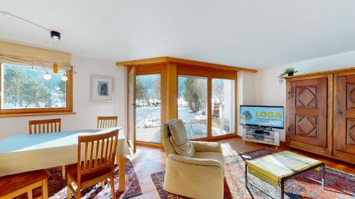Celerina-Schlarigna Apartment | Stambuoch: Family-Friendly Retreat with 9.7 Guest Rating