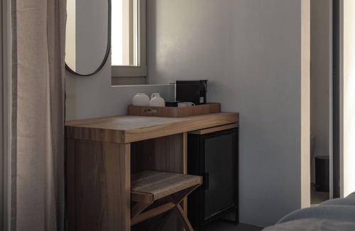 Apollonia Apartment | Oceanfront Retreat at Stamna Sifnos with Breakfast Included