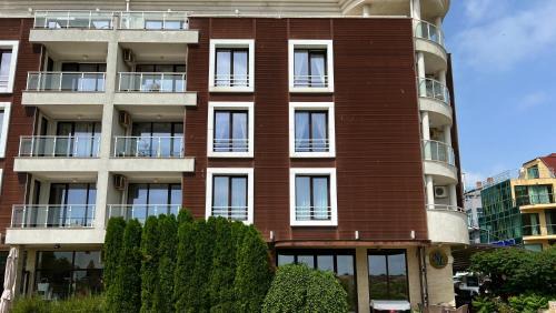 Primorsko Apartment | Stamopolulux: Breathtaking Oceanfront Views Await You