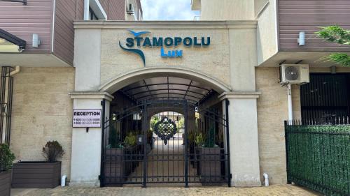 Primorsko Apartment | Stamopolulux: Breathtaking Oceanfront Views Await You
