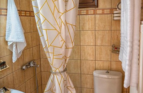 Volos Apartment | Discover Stamoulis' House: Family-Friendly Retreat Rated 9.8
