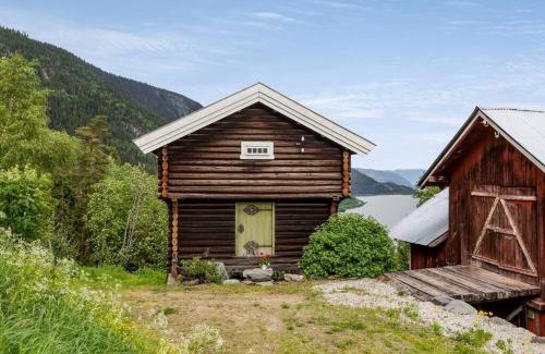 Skeikampen Villa | Tranquil Retreat with Hot Tub & Scenic Farm Views