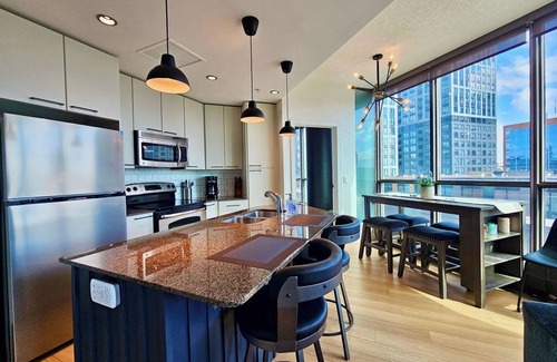 Victoria Park Apartment | Stylish 1 Bedroom Apartment in Calgary's Heart