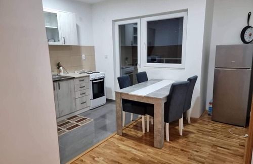Foca Apartment | Comfortable Stay at Stan na dan Foča – Family & Pet Friendly
