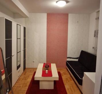 Krusevac Apartment | Top-Rated STAN NA DAN: Family & Pet-Friendly Accommodations