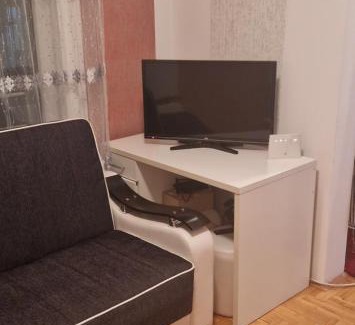 Krusevac Apartment | Top-Rated STAN NA DAN: Family & Pet-Friendly Accommodations