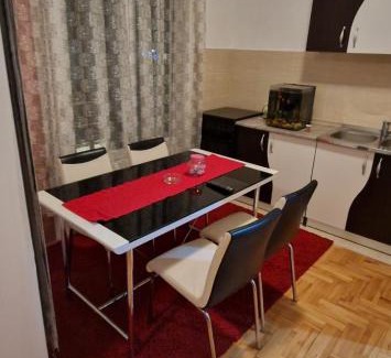 Krusevac Apartment | Top-Rated STAN NA DAN: Family & Pet-Friendly Accommodations