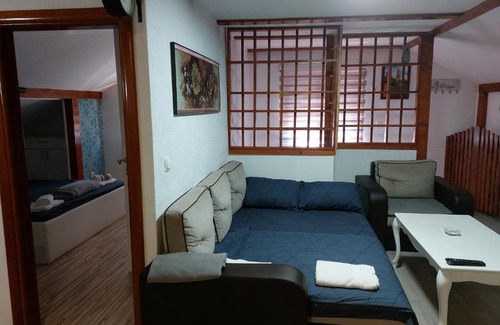 Zvornik Apartment | Pet-Friendly Retreat at Stan na dan Zvornik - 9.7/10 Rating
