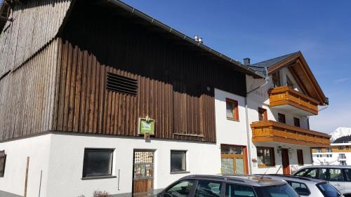 Galtur House | Discover Stanahof: Family & Pet-Friendly Getaway
