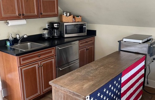Gig Harbor Apartment | Cozy Stand-Alone Studio with Waterfront Access at Wollochet Bay
