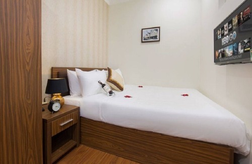 Hoan Kiem Hotel | Cozy Double Room in the Heart of the Old Quarter