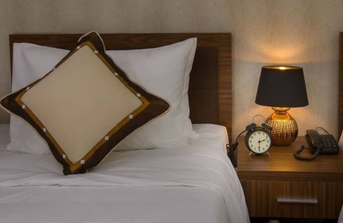 Hoan Kiem Hotel | Cozy Double Room in the Heart of the Old Quarter