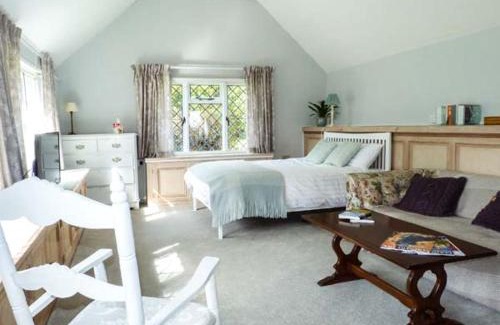 Battle House | Child-Friendly Retreat at Standard Hill Cottage - 4 Star Stay