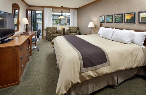 San Simeon Hotel | Ideal King Room with Sofa Bed, Pool Access & Pet-Friendly