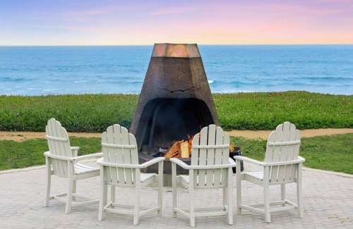 San Simeon Hotel | Ideal King Room with Sofa Bed, Pool Access & Pet-Friendly