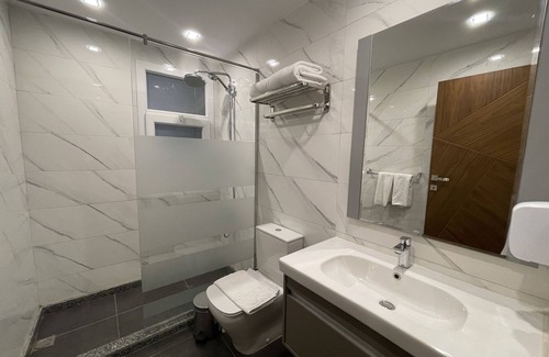 Heliopolis Apartment | Convenient Studio Near Airport with Pool and Breakfast