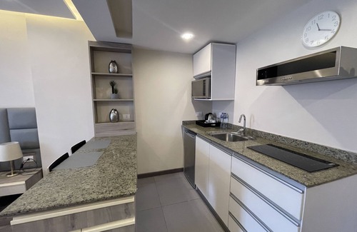 Heliopolis Apartment | Convenient Studio with Pool & Spa, Minutes from Airport