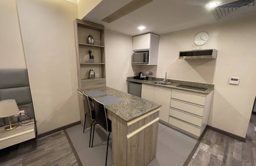 Heliopolis Apartment | Convenient Studio with Pool & Spa, Minutes from Airport