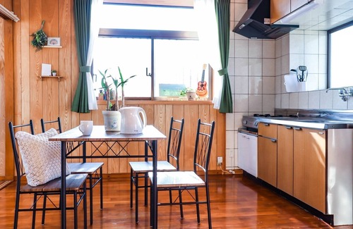Chatan Apartment | Comfortable Twin Room Near American Village Beach