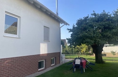 Region Hannover District Apartment | Cozy Non-Smoking Twin Room with Breakfast Included