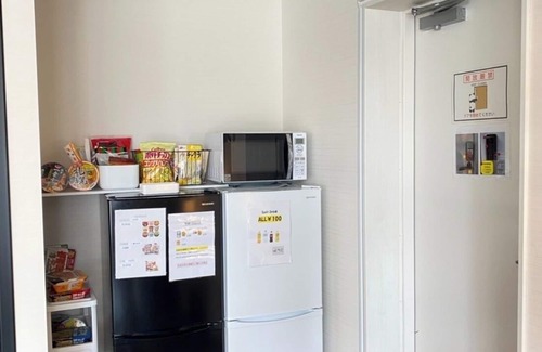 Fujiyoshida Hotel | Convenient Twin Room Steps from Fujiyoshida Attractions