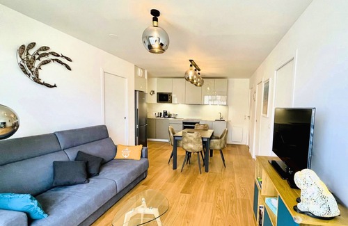 Deauville City Centre Apartment | Oceanfront Escape with Balcony and Convenient Parking