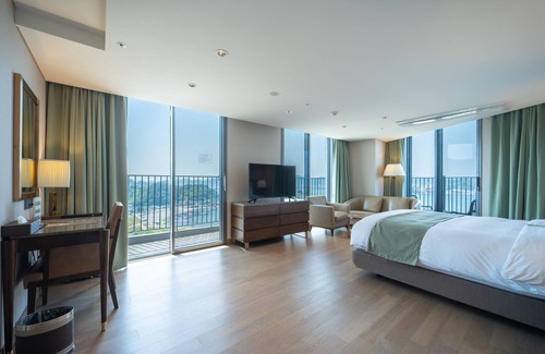 Suryuk Hotel | Discover Stanford Hotel & Resort in Tongyeong, 4-Star Stay