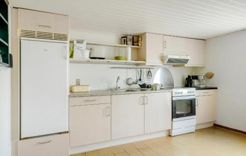Akirkeby Apartment | Experience Oceanfront Bliss at Stangegaard Hotel