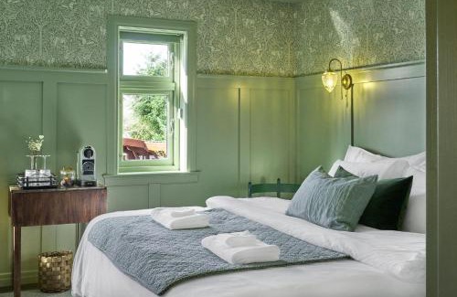 Selbjorn Hotel | Stangeland Gard