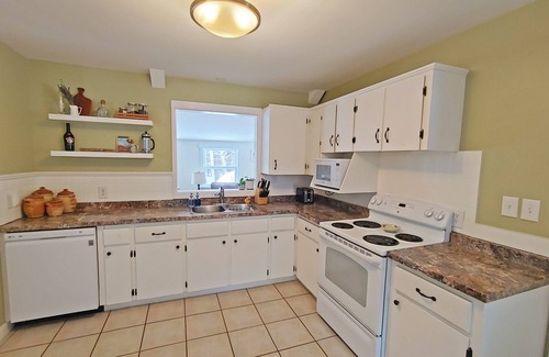 Stanhope House | Stanhope Vacation House – Steps from the Beach, Pet-Friendly!
