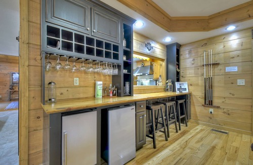 Cherry Log House | Discover Stanley Creek Lodge in the Aska Adventure Area